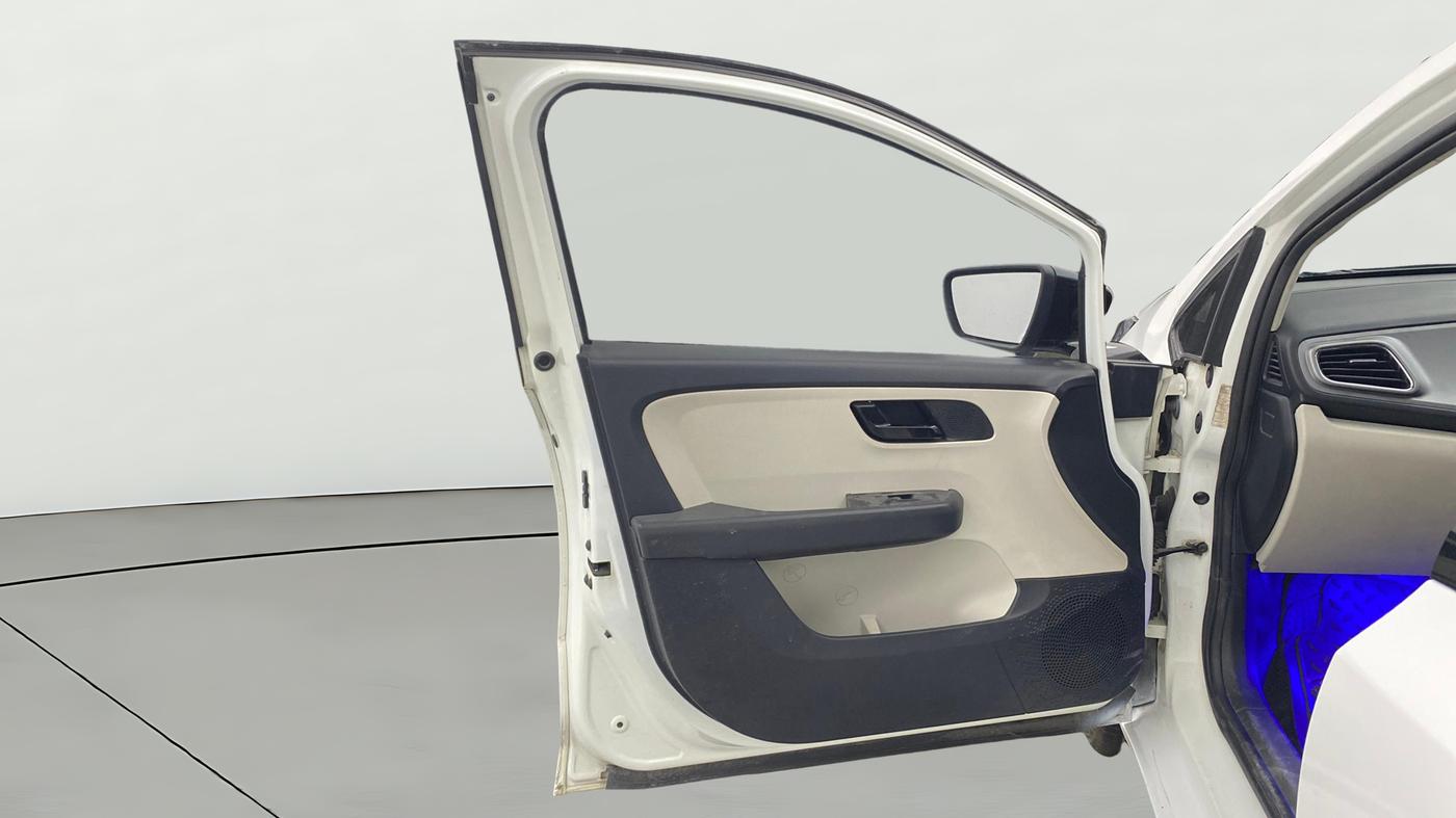 2022 Tata ALTROZ XM PLUS PETROL, Petrol, Manual, 1,15,930 km, LHS Front Door