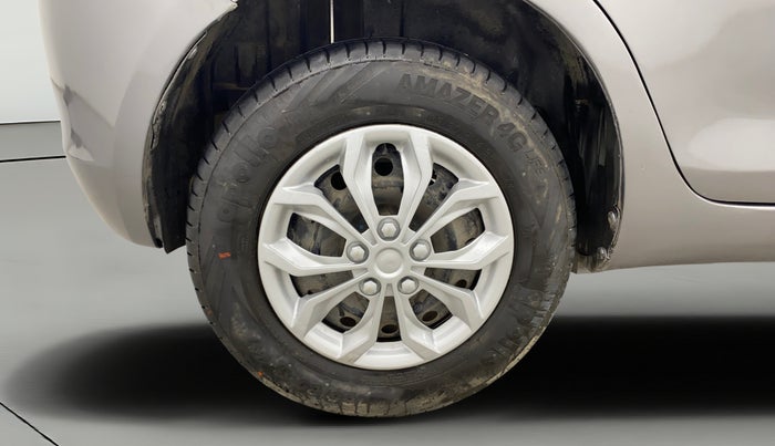 2014 Maruti Swift LXI, Petrol, Manual, 44,303 km, Right Rear Wheel