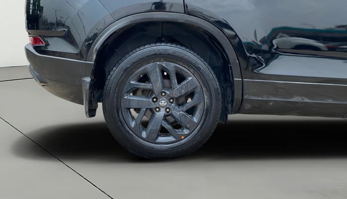 2022 Tata Safari XT PLUS, Diesel, Manual, 77,215 km, Right Rear Wheel