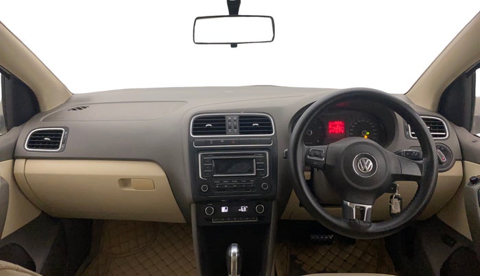 2014 Volkswagen Vento HIGHLINE PETROL AT, Petrol, Automatic, 31,816 km, Dashboard
