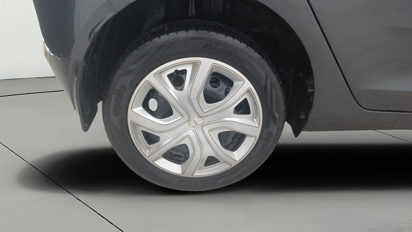 2021 Tata ALTROZ XT PETROL, Petrol, Manual, 55,864 km, Right Rear Wheel