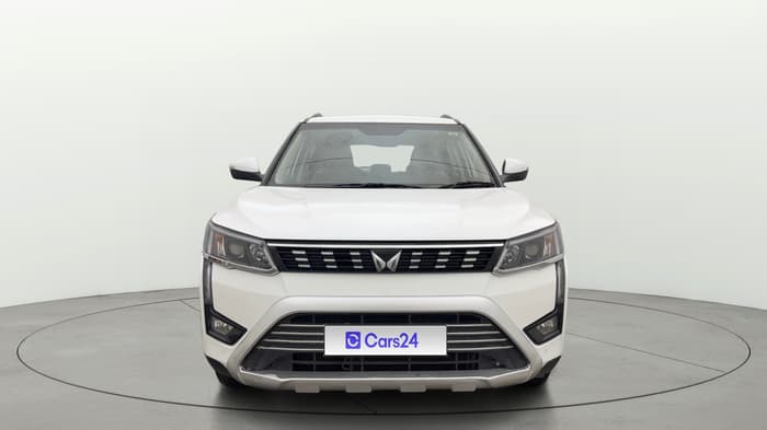 2023 Mahindra XUV300 W8 (O) 1.2 PETROL, Petrol, Manual, 61,747 km, Front