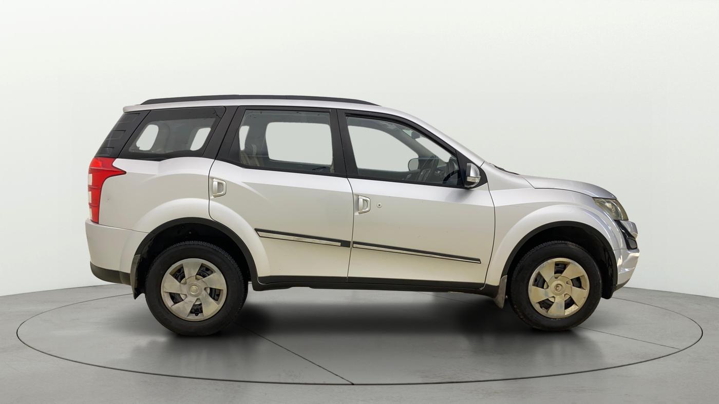 2016 Mahindra XUV500 W6, Diesel, Manual, 63,766 km, Right Side View