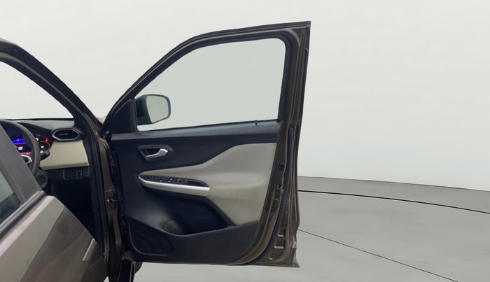 2022 Nissan MAGNITE XV MT, Petrol, Manual, 23,789 km, RHS Front Door