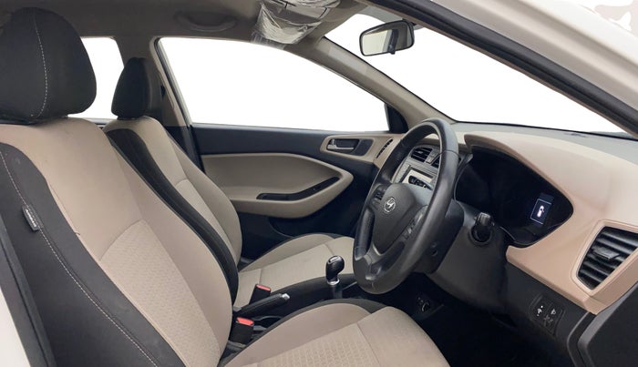 2017 Hyundai Elite i20 ASTA 1.2 (O), Petrol, Manual, 33,644 km, Right Side Front Door Cabin