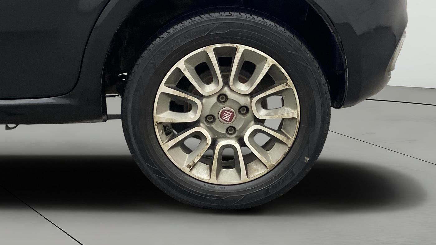 2015 Fiat Punto EVO EMOTION 1.3 MULTIJET, Diesel, Manual, 1,30,380 km, Left Rear Wheel