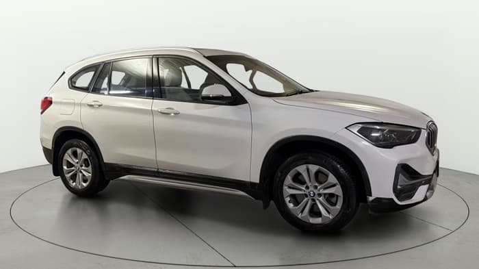 2021 BMW X1 sDrive20i xLine, Petrol, Automatic, 59,411 km, Right Front Diagonal