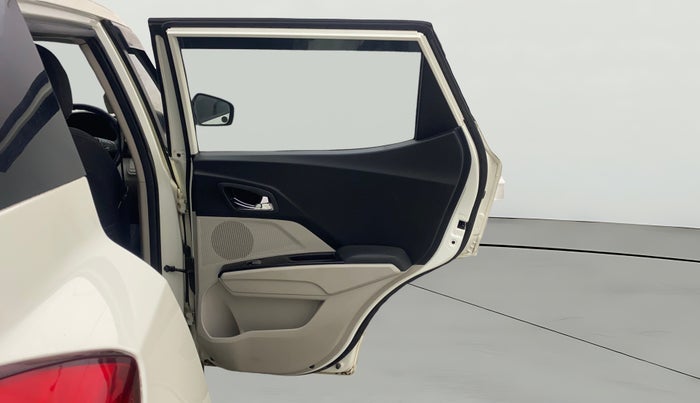 2022 Mahindra XUV300 W8 1.5 DIESEL, Diesel, Manual, 57,742 km, RHS Rear Door