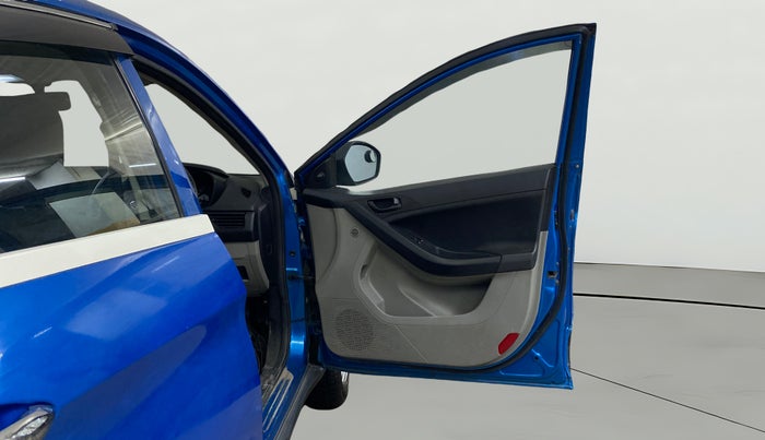 2018 Tata NEXON XE PETROL, Petrol, Manual, 83,505 km, RHS Front Door