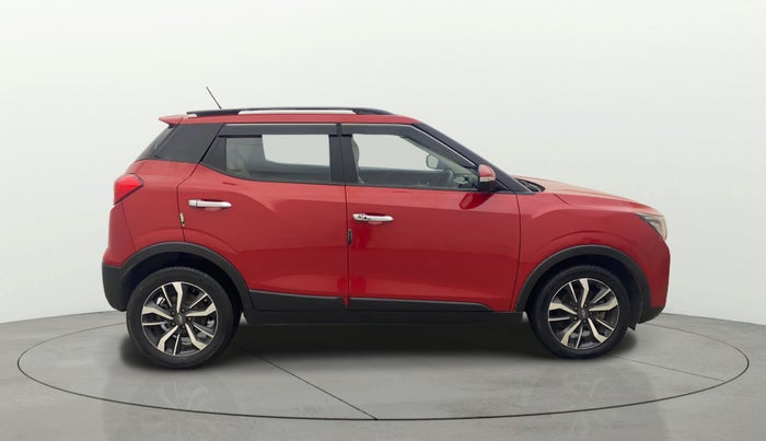 2020 Mahindra XUV300 W8 (O) 1.5 DIESEL, Diesel, Manual, 1,10,988 km, Right Side View