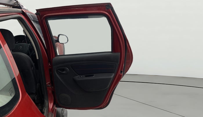 2017 Renault Duster RXS CVT, CNG, Automatic, 15,486 km, RHS Rear Door