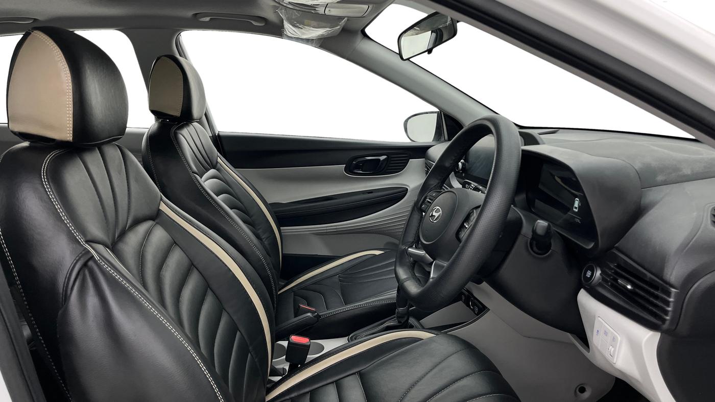 2025 Hyundai NEW I20 Sportz (O) 1.2 IVT, Petrol, Automatic, 11,272 km, Right Side Front Door Cabin