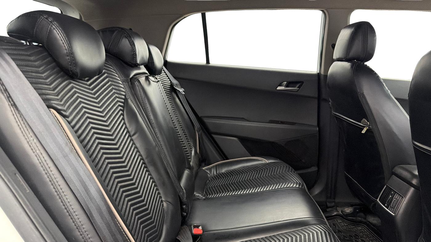 2017 Hyundai Creta SX PLUS AT 1.6 PETROL, Petrol, Automatic, 70,067 km, Right Side Rear Door Cabin