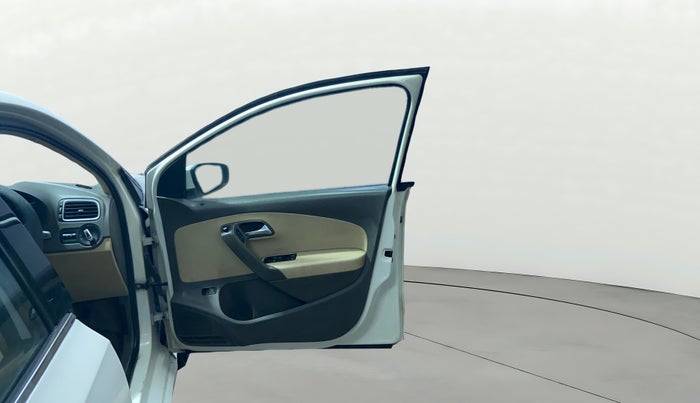 2017 Volkswagen Vento HIGHLINE 1.5 AT, Diesel, Automatic, 1,88,179 km, RHS Front Door