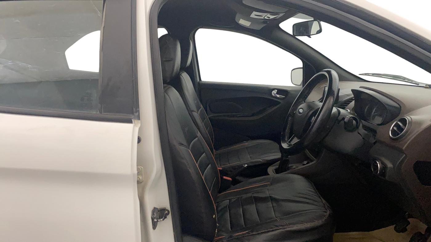 2019 Ford FREESTYLE TITANIUM 1.2 PETROL, Petrol, Manual, 1,22,069 km, Right Side Front Door Cabin