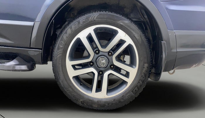 2017 Tata Hexa XTA 4X2 7 STR, Diesel, Automatic, 1,39,861 km, Left Rear Wheel