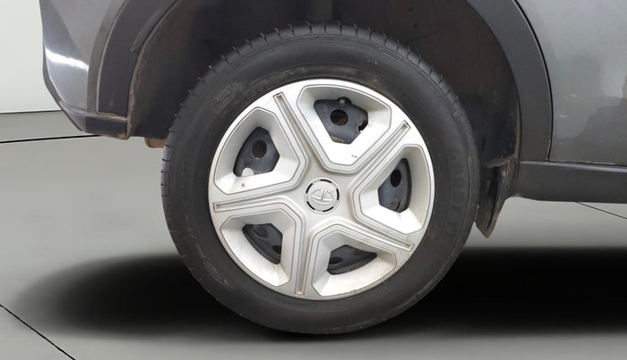 2023 Tata NEXON XM PLUS SUNROOF PETROL, Petrol, Manual, 35,466 km, Right Rear Wheel