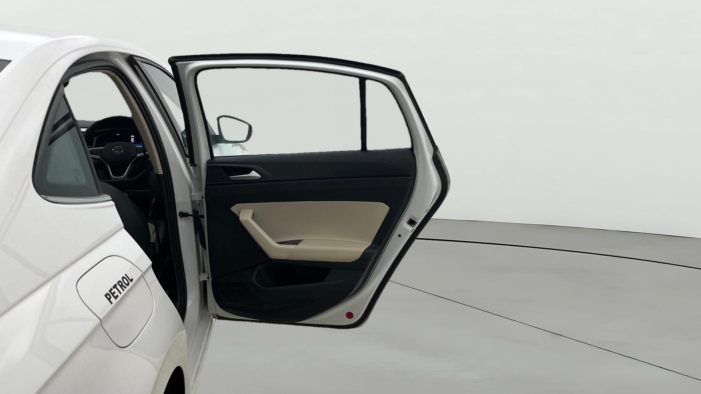2023 Volkswagen VIRTUS TOPLINE TSI 1.0 MT, Petrol, Manual, 30,202 km, RHS Rear Door