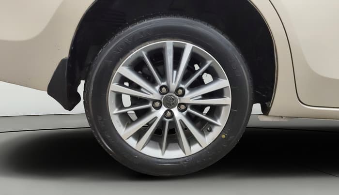 2015 Toyota Corolla Altis GL PETROL, Petrol, Manual, 87,092 km, Right Rear Wheel