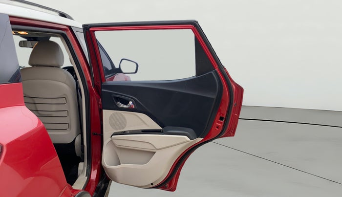 2021 Mahindra XUV300 W8(O) 1.2 PETROL DUAL TONE, Petrol, Manual, 49,232 km, RHS Rear Door
