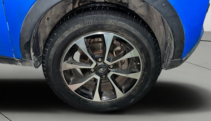2020 Tata NEXON XZA PLUS (O) PETROL, Petrol, Automatic, 86,467 km, Right Front Wheel