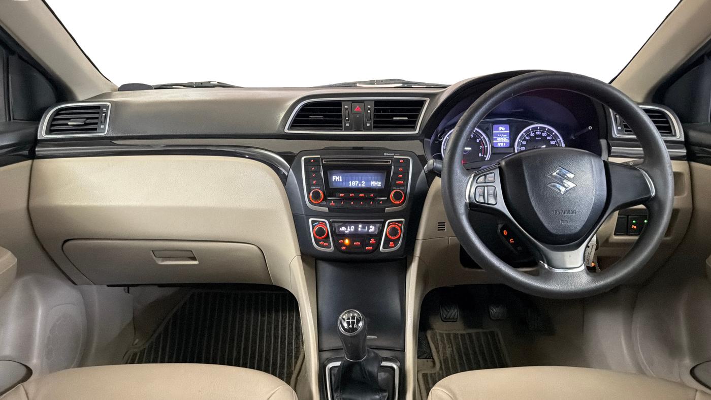 2017 Maruti Ciaz DELTA 1.4 MT PETROL, Petrol, Manual, 42,253 km, Dashboard