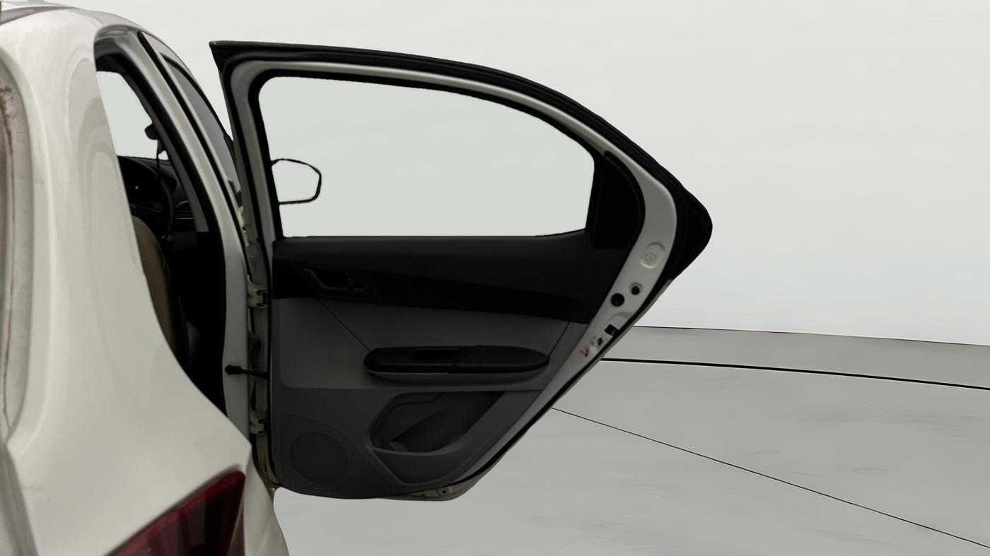 2021 Tata Tiago XT (O) PETROL, Petrol, Manual, 31,998 km, RHS Rear Door