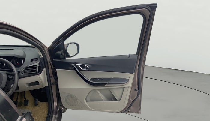 2018 Tata Tiago XZ PETROL, Petrol, Manual, 75,156 km, RHS Front Door