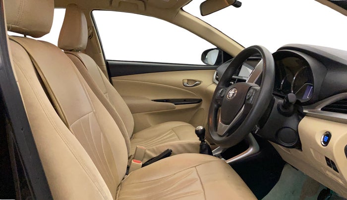 2018 Toyota YARIS V MT, Petrol, Manual, 97,410 km, Right Side Front Door Cabin