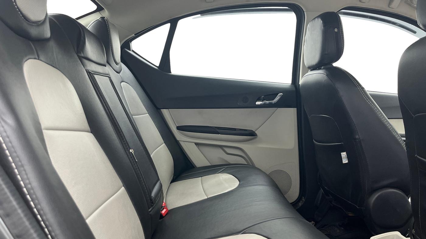 2023 Tata TIGOR XZ PLUS CNG, CNG, Manual, 25,571 km, Right Side Rear Door Cabin