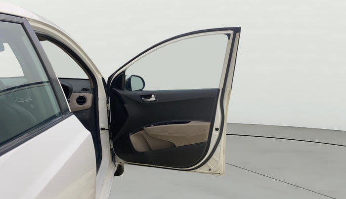 2015 Hyundai Xcent S 1.2, Petrol, Manual, 76,266 km, RHS Front Door