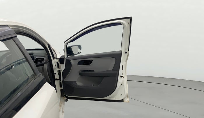 2020 Tata ALTROZ XE PETROL, Petrol, Manual, 33,190 km, RHS Front Door