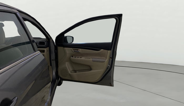 2017 Maruti Ciaz DELTA 1.4 AT PETROL, Petrol, Automatic, 61,821 km, RHS Front Door