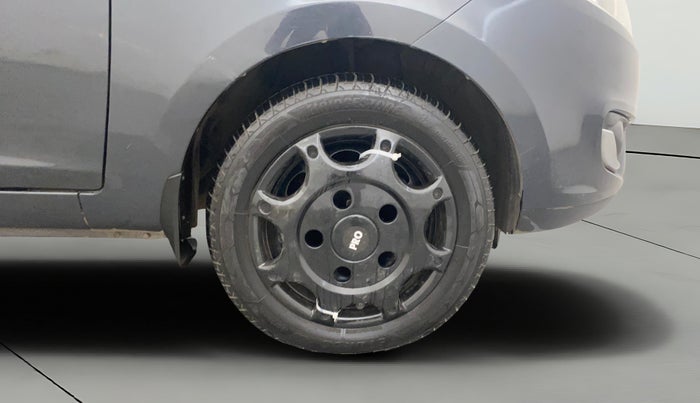 2016 Tata Zest XMS PETROL, Petrol, Manual, 61,659 km, Right Front Wheel