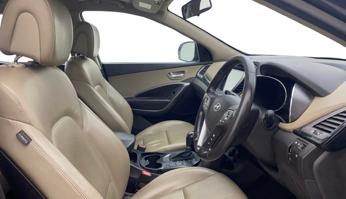 2014 Hyundai Santa Fe 4 WD AT, Diesel, Automatic, 88,620 km, Right Side Front Door Cabin