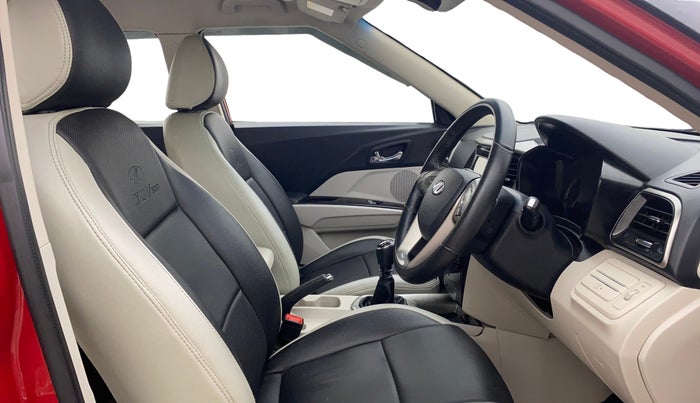 2021 Mahindra XUV300 W8 1.2 PETROL, Petrol, Manual, 58,461 km, Right Side Front Door Cabin