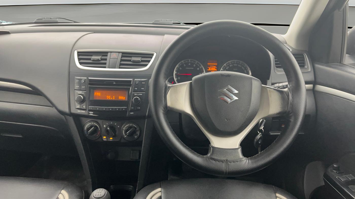 2016 Maruti Swift VXI, Petrol, Manual, 1,01,888 km, Steering Wheel Close Up