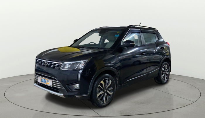 2021 Mahindra XUV300 W8 (O) 1.5 DIESEL, Diesel, Manual, 75,937 km, Left Front Diagonal