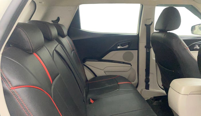 2019 Mahindra XUV300 W8 1.5 DIESEL, Diesel, Manual, 73,586 km, Right Side Rear Door Cabin