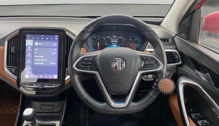 2020 MG HECTOR PLUS SHARP 2.0 DIESEL TURBO MT 6-STR, Diesel, Manual, 58,494 km, Steering Wheel Close Up