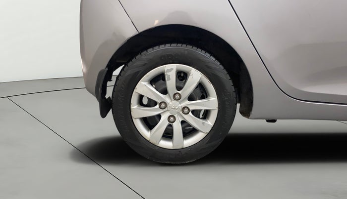 2013 Hyundai Eon MAGNA +, Petrol, Manual, 1,20,028 km, Right Rear Wheel