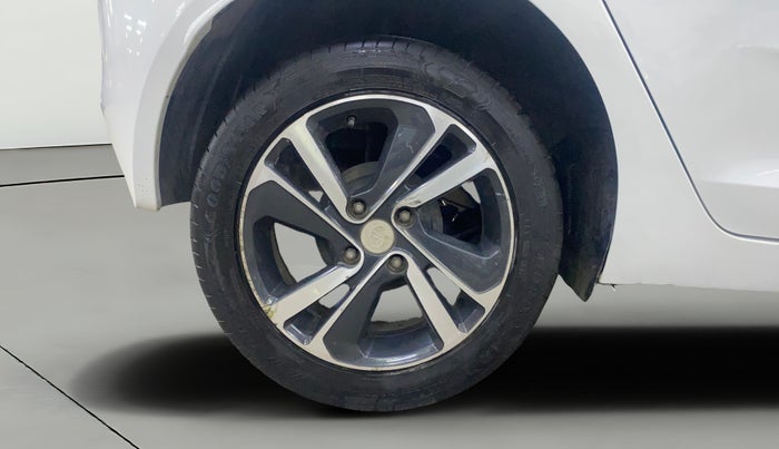 2021 Tata ALTROZ XZ DIESEL, Diesel, Manual, 59,189 km, Right Rear Wheel