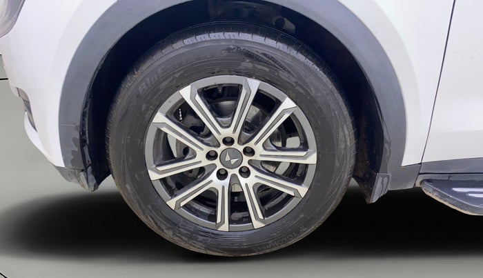 2021 Mahindra XUV700 AX 7 LUXURY D AT 7 STR, Diesel, Automatic, 1,00,162 km, Left Front Wheel