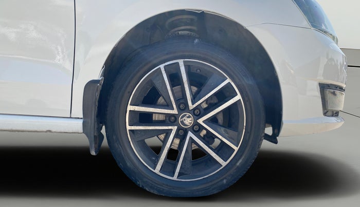 2019 Skoda Rapid STYLE 1.6 MPI AT, Petrol, Automatic, 82,335 km, Right Front Wheel