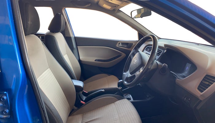 2018 Hyundai Elite i20 ASTA 1.2 (O), Petrol, Manual, 68,964 km, Right Side Front Door Cabin