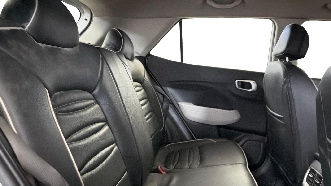 2022 Hyundai VENUE S PLUS 1.5 CRDI, Diesel, Manual, 58,504 km, Right Side Rear Door Cabin