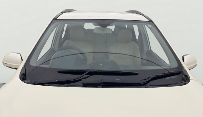 2017 Mahindra XUV500 W6, Diesel, Manual, 1,49,587 km, Front Windshield