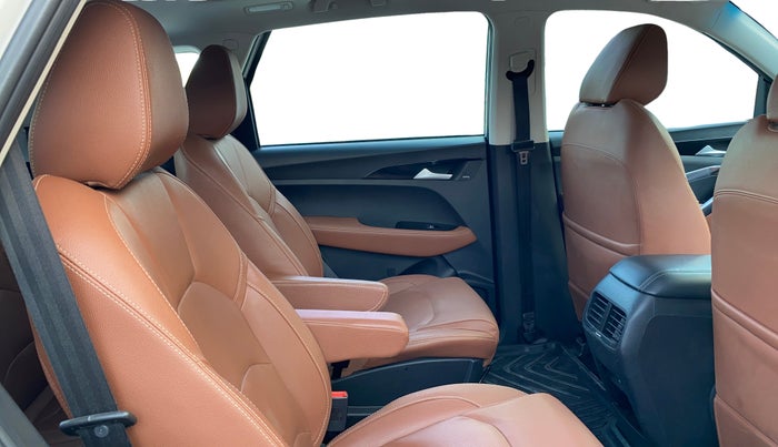 2021 MG HECTOR PLUS SHARP 1.5 PETROL TURBO DCT 6-STR, Petrol, Automatic, 48,202 km, Right Side Rear Door Cabin