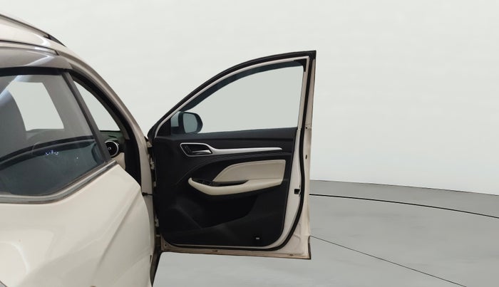 2022 MG ASTOR SUPER 1.5 MT, Petrol, Manual, 36,542 km, RHS Front Door