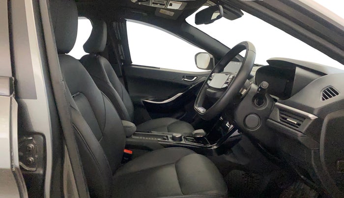 2023 Tata NEXON FEARLESS PLUS S 1.2 REVOTRON 7 DCA DT, Petrol, Automatic, 54,283 km, Right Side Front Door Cabin